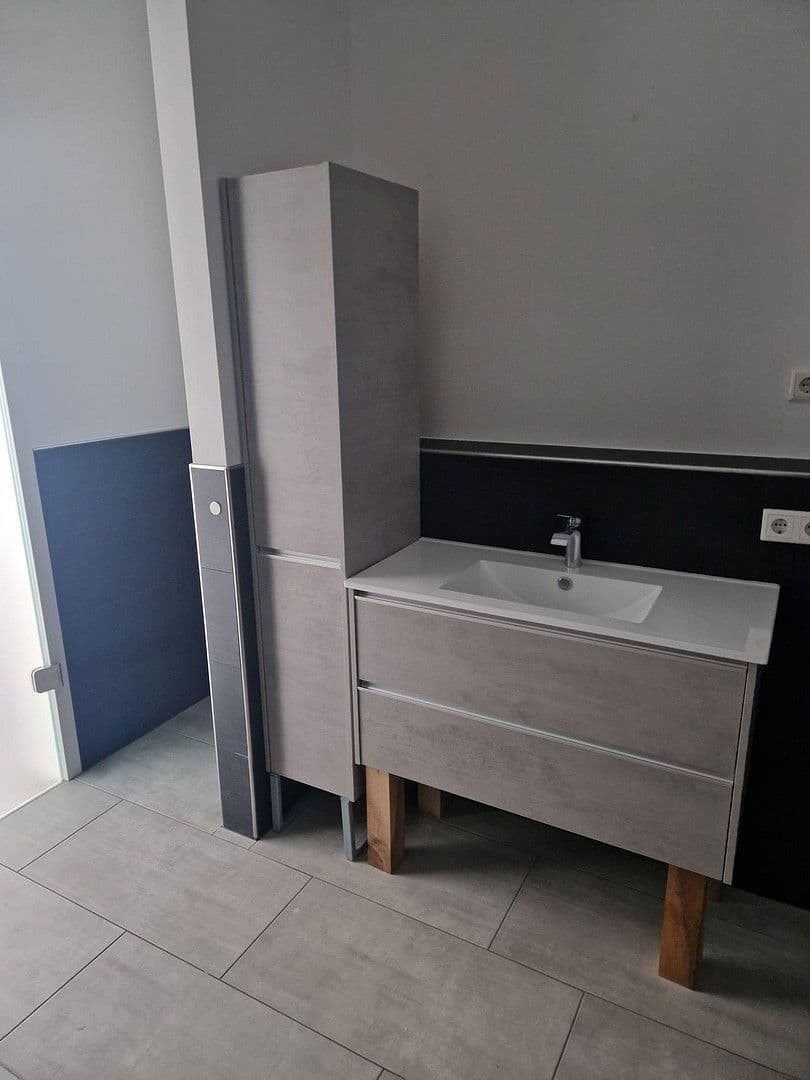 Prenájom bytu 4-izbový 155 m², Grenzach-Wyhlen, Bádensko-Wurttembersko Prenájom bytu 4-izbový 155 m², Grenzach-Wyhlen, Bádensko-Wurttembersko