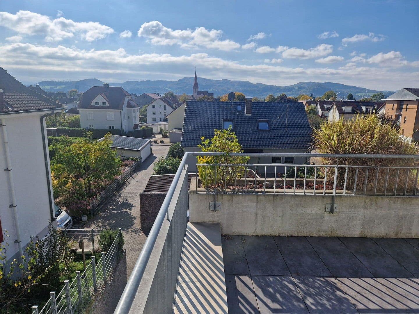 Prenájom bytu 4-izbový 155 m², Grenzach-Wyhlen, Bádensko-Wurttembersko Prenájom bytu 4-izbový 155 m², Grenzach-Wyhlen, Bádensko-Wurttembersko