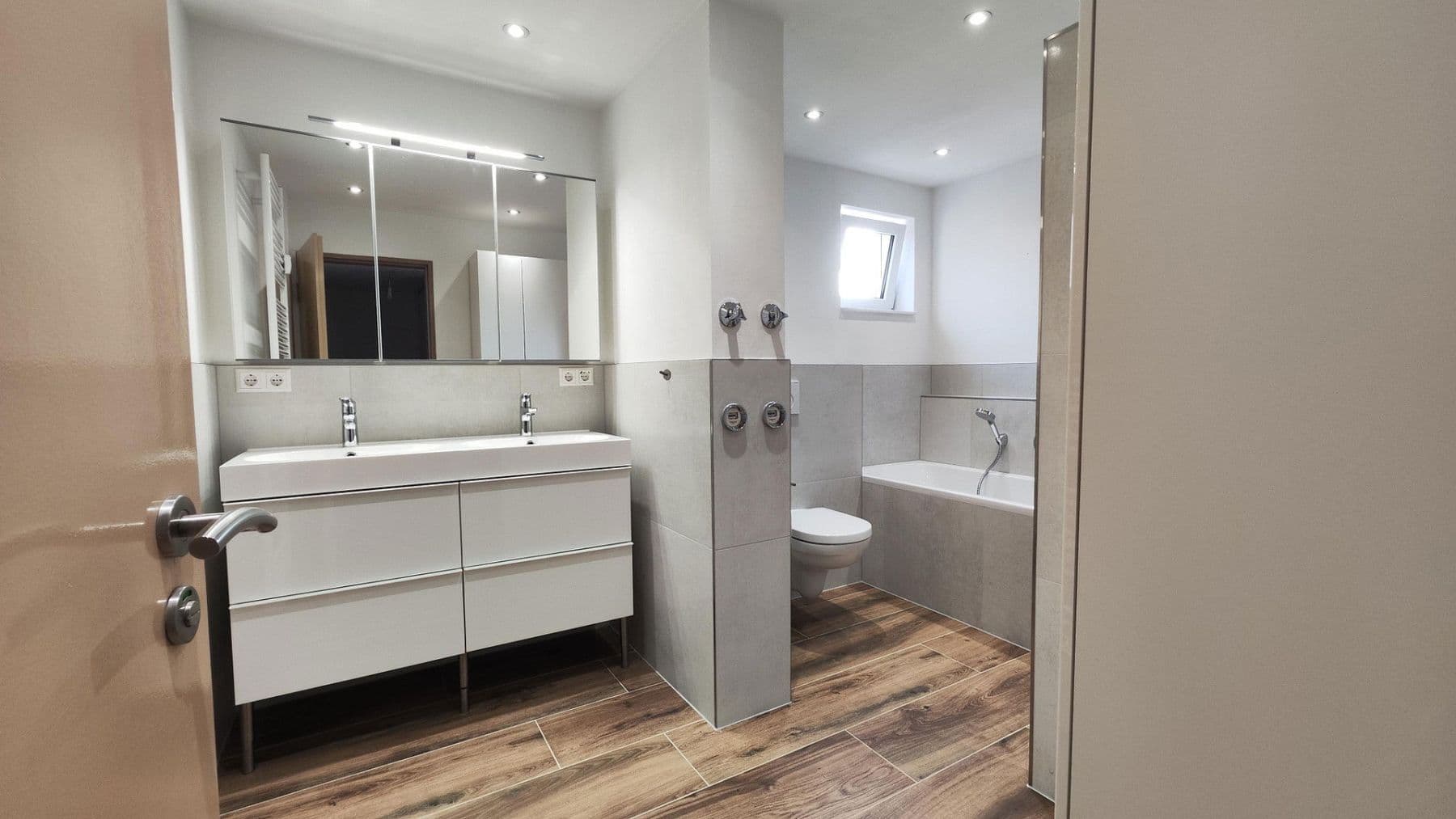 Predaj bytu 3-izbový 90 m², Rheinstetten, Bádensko-Wurttembersko Predaj bytu 3-izbový 90 m², Rheinstetten, Bádensko-Wurttembersko