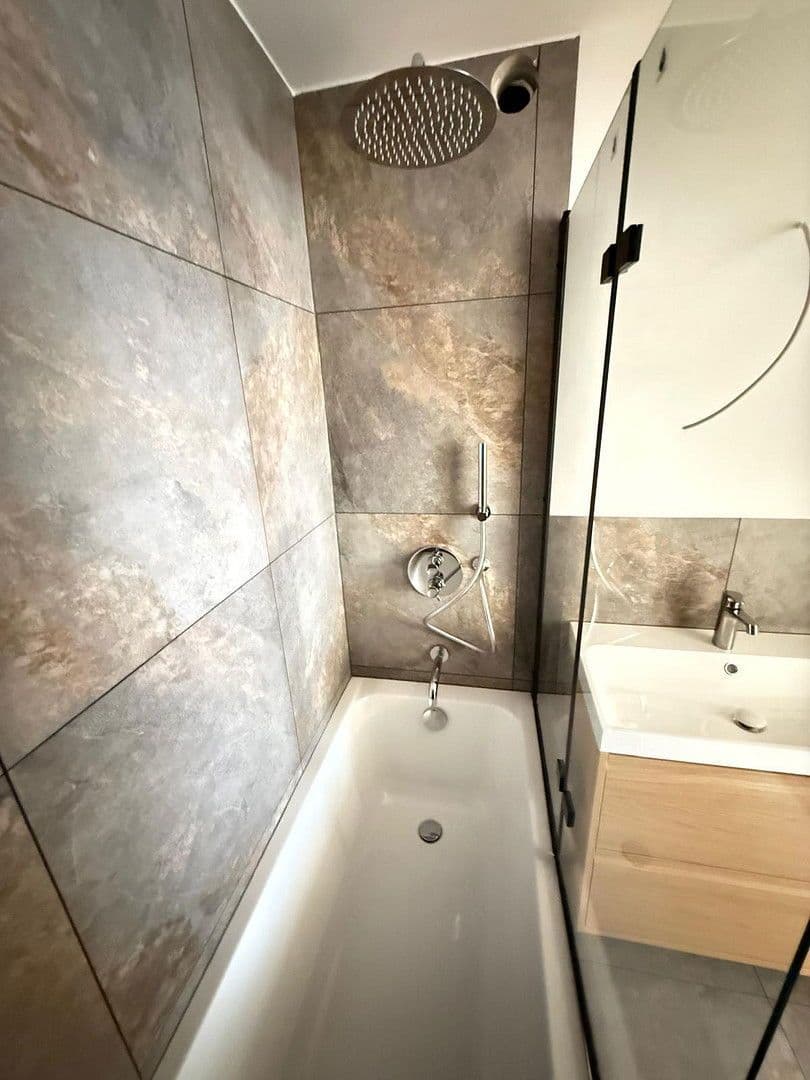 Prenájom bytu 4-izbový 91 m², Nürnberg, Bavorsko Prenájom bytu 4-izbový 91 m², Nürnberg, Bavorsko