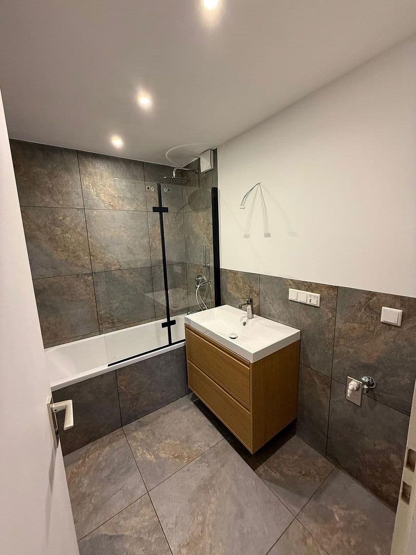 Prenájom bytu 4-izbový 91 m², Nürnberg, Bavorsko Prenájom bytu 4-izbový 91 m², Nürnberg, Bavorsko