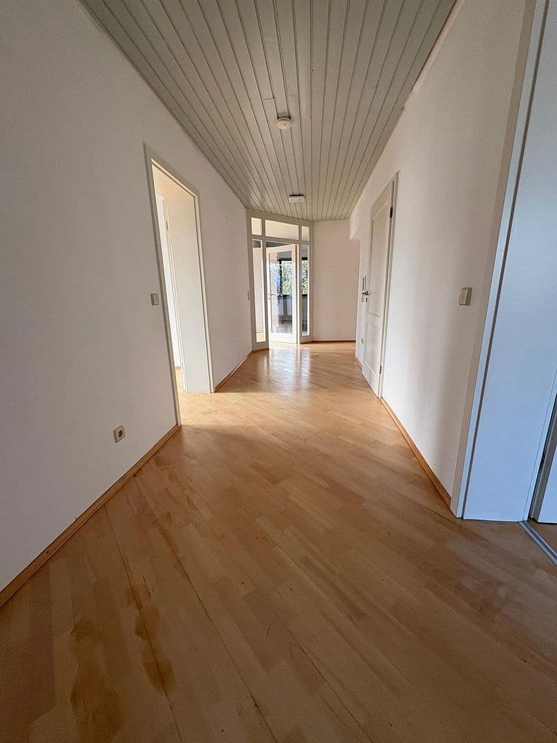 Prenájom bytu 4-izbový 130 m², Gärtringen, Bádensko-Wurttembersko Prenájom bytu 4-izbový 130 m², Gärtringen, Bádensko-Wurttembersko