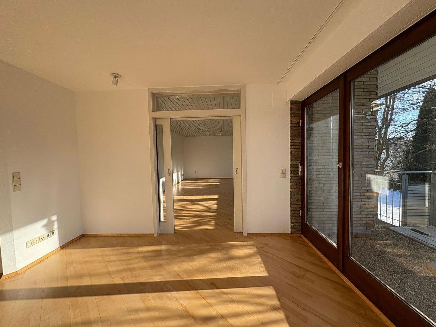 Prenájom bytu 4-izbový 130 m², Gärtringen, Bádensko-Wurttembersko Prenájom bytu 4-izbový 130 m², Gärtringen, Bádensko-Wurttembersko