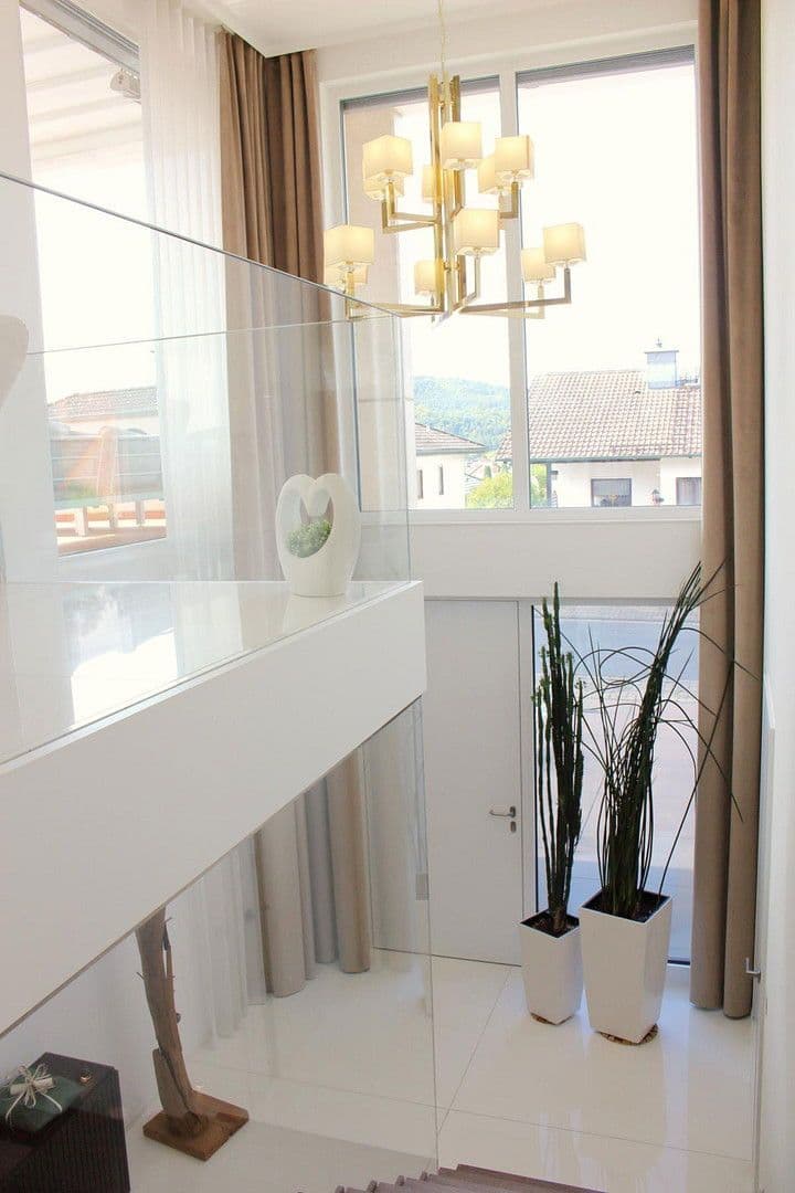 Predaj domu 277 m², pozemek 440 m², Birkenstr. 9, Obernburg am Main, Bavorsko Predaj domu 277 m², pozemek 440 m², Birkenstr. 9, Obernburg am Main, Bavorsko