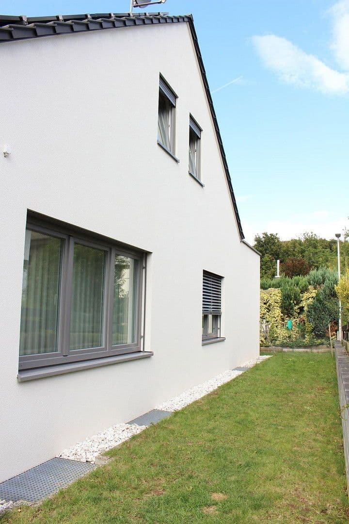 Predaj domu 277 m², pozemek 440 m², Birkenstr. 9, Obernburg am Main, Bavorsko Predaj domu 277 m², pozemek 440 m², Birkenstr. 9, Obernburg am Main, Bavorsko