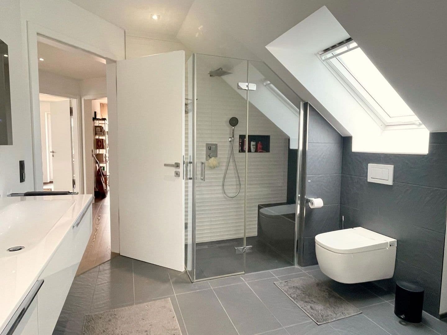 Predaj domu 277 m², pozemek 440 m², Birkenstr. 9, Obernburg am Main, Bavorsko Predaj domu 277 m², pozemek 440 m², Birkenstr. 9, Obernburg am Main, Bavorsko