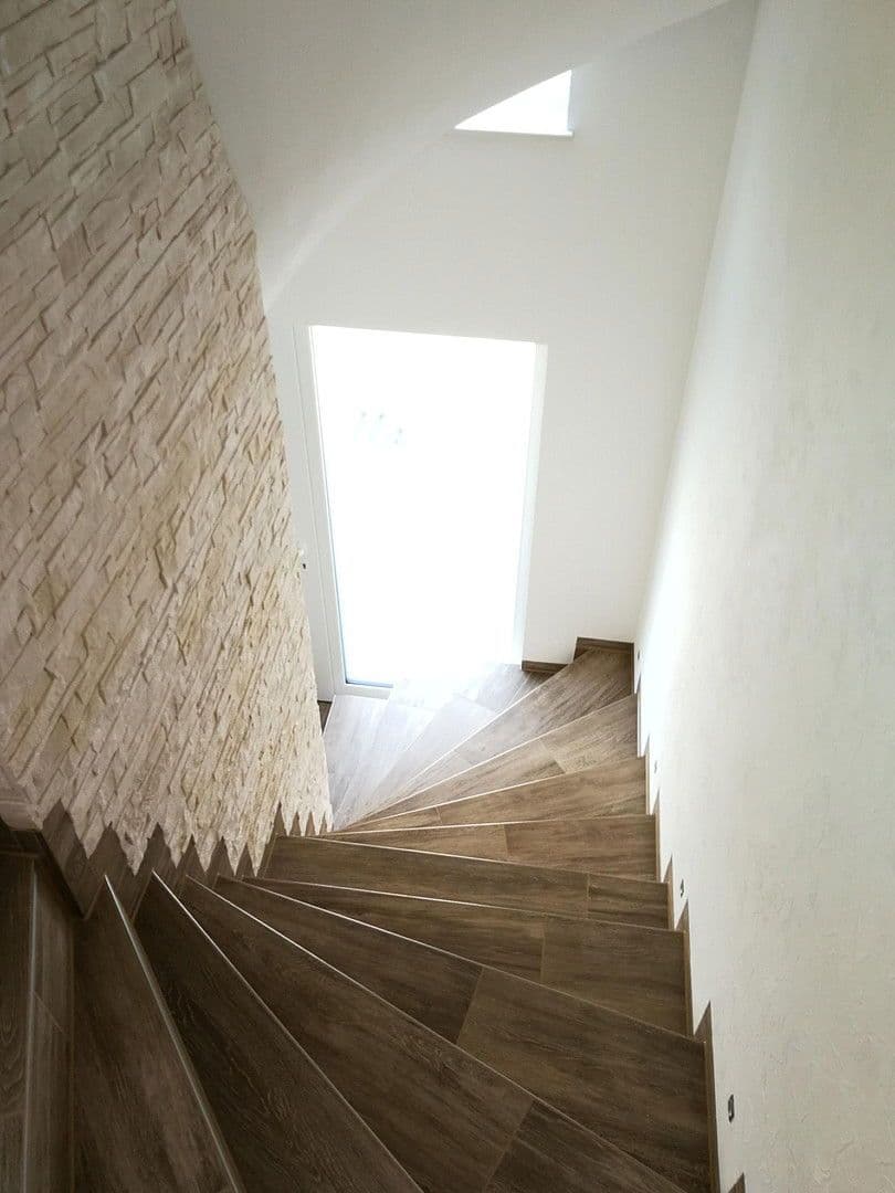 Prenájom domu 140 m², pozemek 240 m², Langenselbold, Hesensko Prenájom domu 140 m², pozemek 240 m², Langenselbold, Hesensko