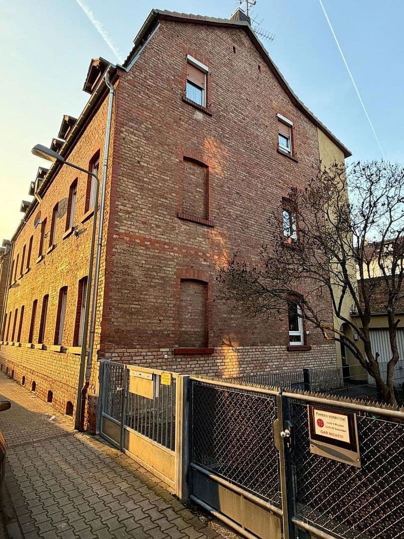 Prenájom bytu 3-izbový 62 m², Frankfurt am Main, Hesensko Prenájom bytu 3-izbový 62 m², Frankfurt am Main, Hesensko