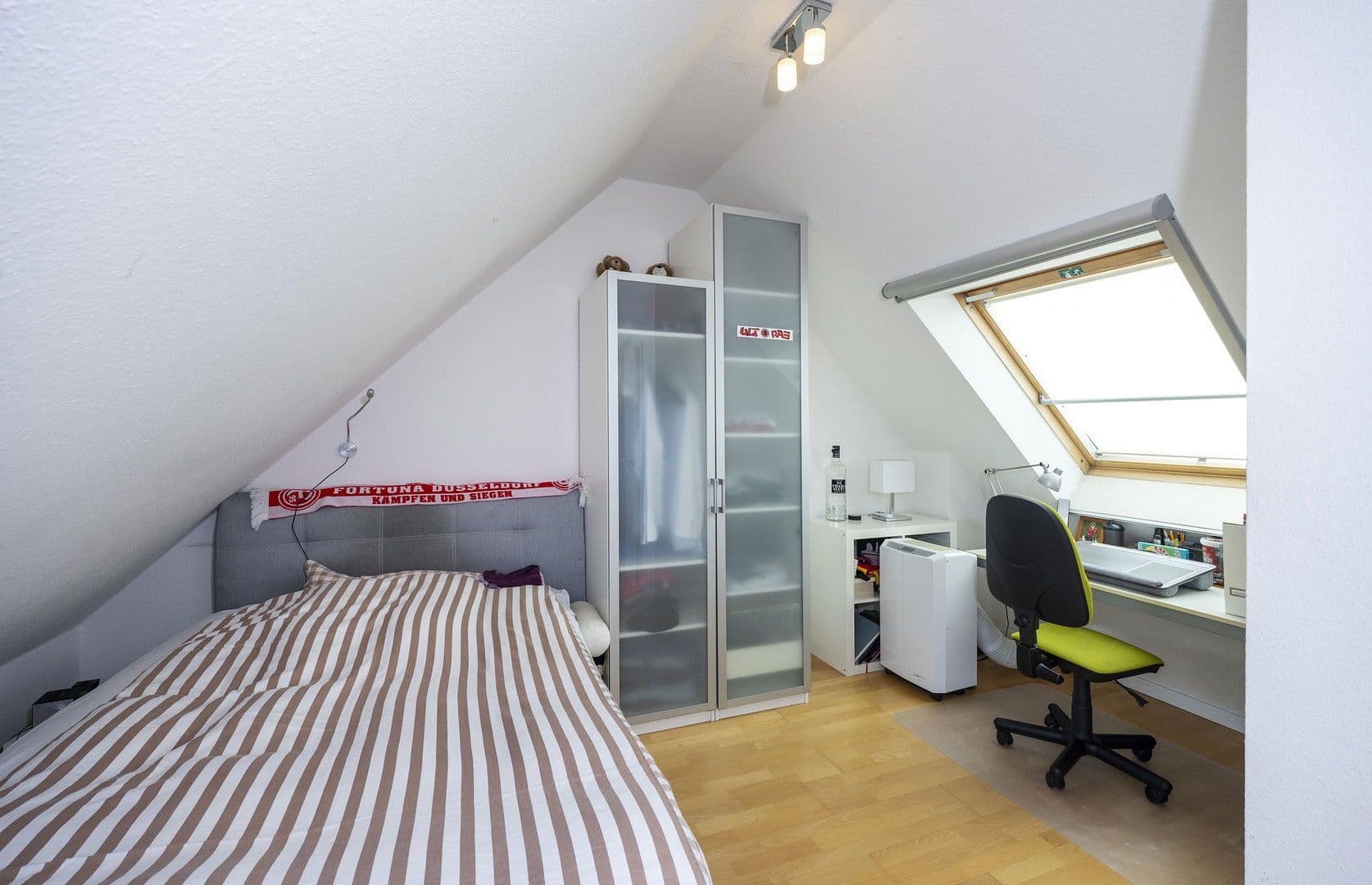 Predaj domu 131 m², pozemek 140 m², Meerbusch, Severné Porýnie - Westfálsko Predaj domu 131 m², pozemek 140 m², Meerbusch, Severné Porýnie - Westfálsko