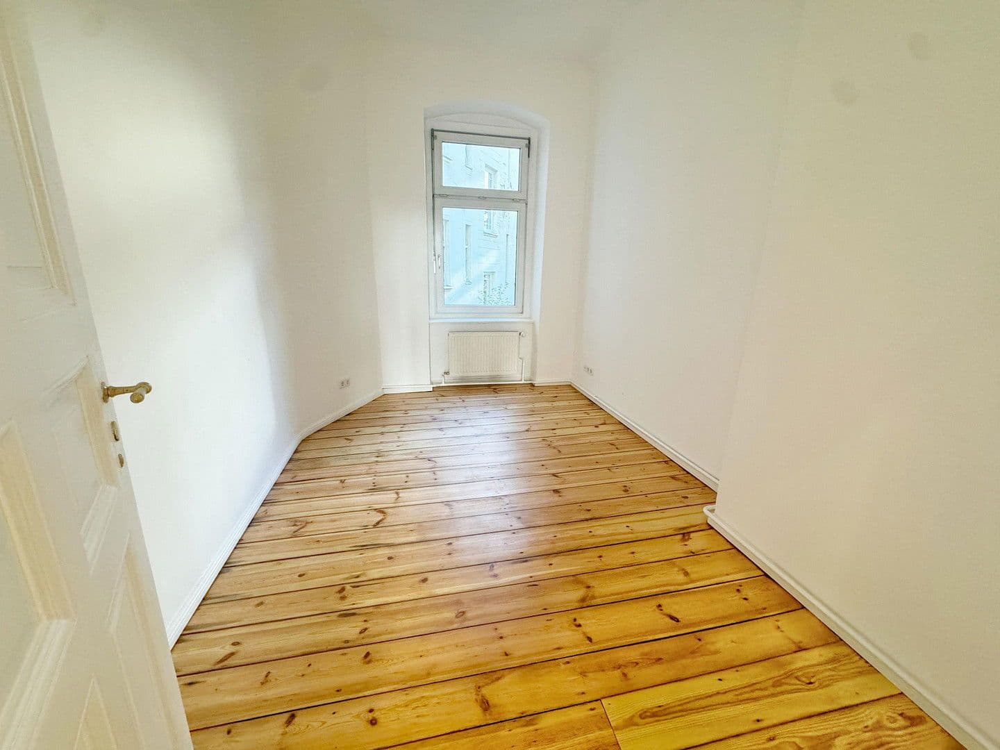 Predaj bytu 3-izbový 80 m², Berlin, Berlín Predaj bytu 3-izbový 80 m², Berlin, Berlín