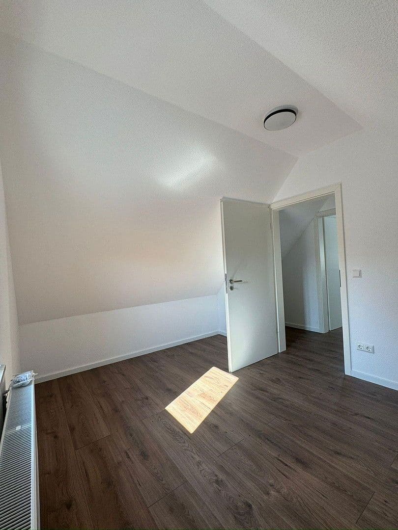 Prenájom bytu 3-izbový 130 m², Zeughausstr. 20, Tuttlingen, Bádensko-Wurttembersko Prenájom bytu 3-izbový 130 m², Zeughausstr. 20, Tuttlingen, Bádensko-Wurttembersko