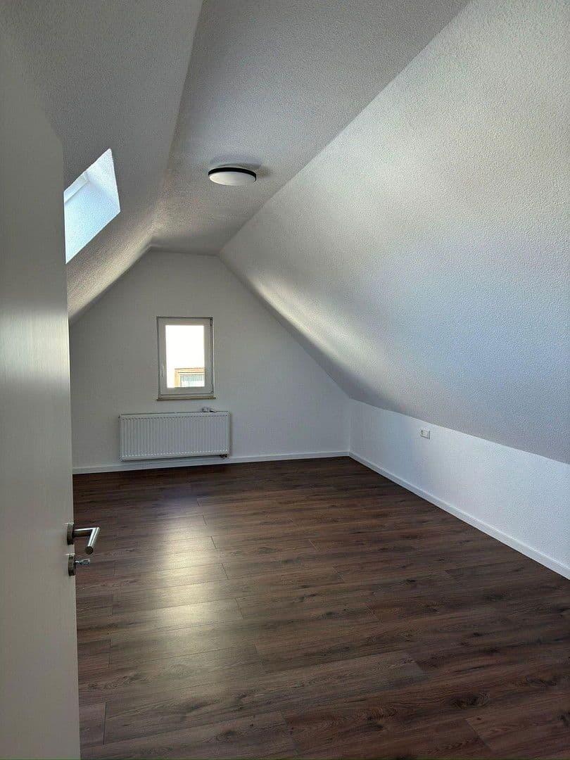 Prenájom bytu 3-izbový 130 m², Zeughausstr. 20, Tuttlingen, Bádensko-Wurttembersko Prenájom bytu 3-izbový 130 m², Zeughausstr. 20, Tuttlingen, Bádensko-Wurttembersko