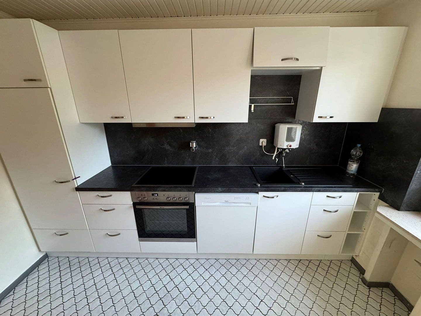 Prenájom bytu 2-izbový 78 m², Heißener Straße 88, Mülheim an der Ruhr, Severné Porýnie - Westfálsko Prenájom bytu 2-izbový 78 m², Heißener Straße 88, Mülheim an der Ruhr, Severné Porýnie - Westfálsko