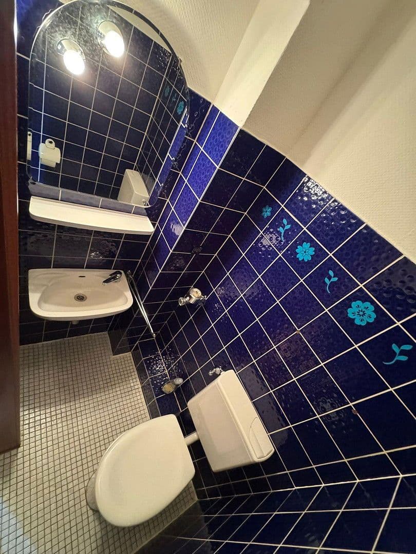 Prenájom bytu 2-izbový 78 m², Heißener Straße 88, Mülheim an der Ruhr, Severné Porýnie - Westfálsko Prenájom bytu 2-izbový 78 m², Heißener Straße 88, Mülheim an der Ruhr, Severné Porýnie - Westfálsko