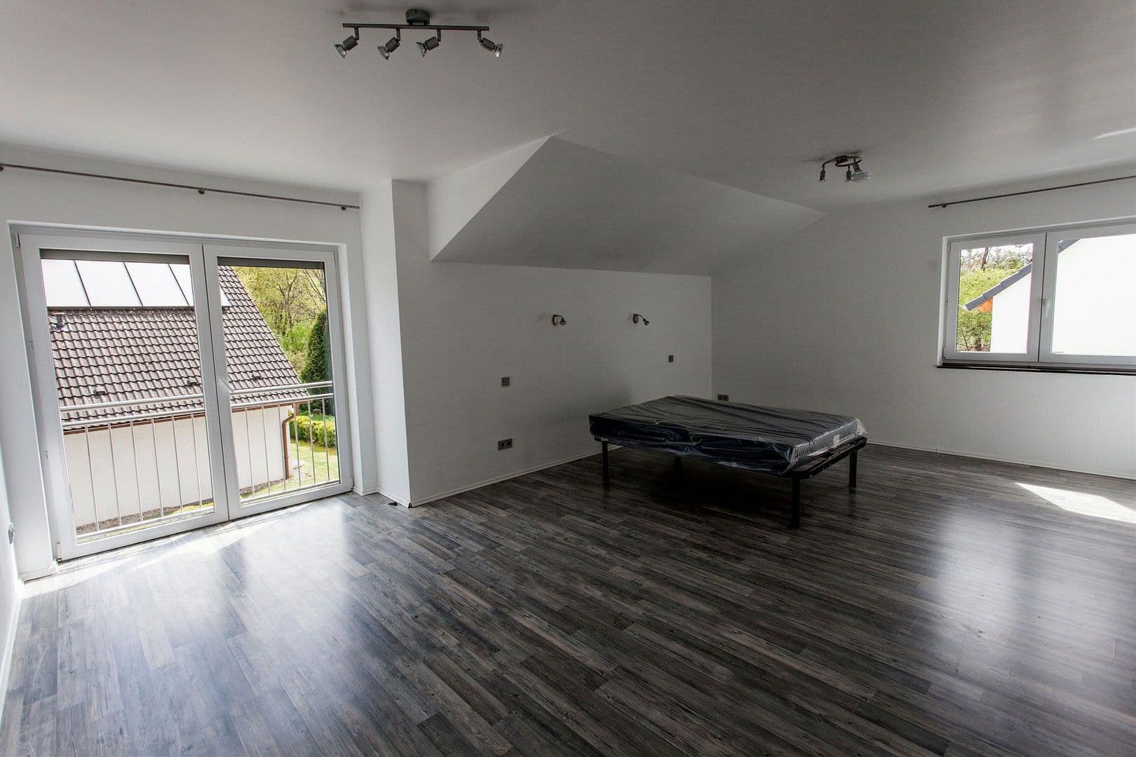 Predaj domu 282 m², pozemek 620 m², Schönenberg-Kübelberg, Porýnie-Falcko Predaj domu 282 m², pozemek 620 m², Schönenberg-Kübelberg, Porýnie-Falcko