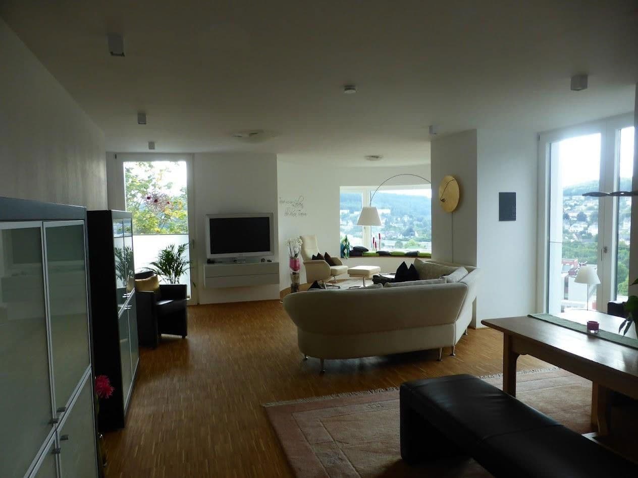 Prenájom bytu 4-izbový 154 m², Siegbergstr. 73, Siegen, Severné Porýnie - Westfálsko Prenájom bytu 4-izbový 154 m², Siegbergstr. 73, Siegen, Severné Porýnie - Westfálsko