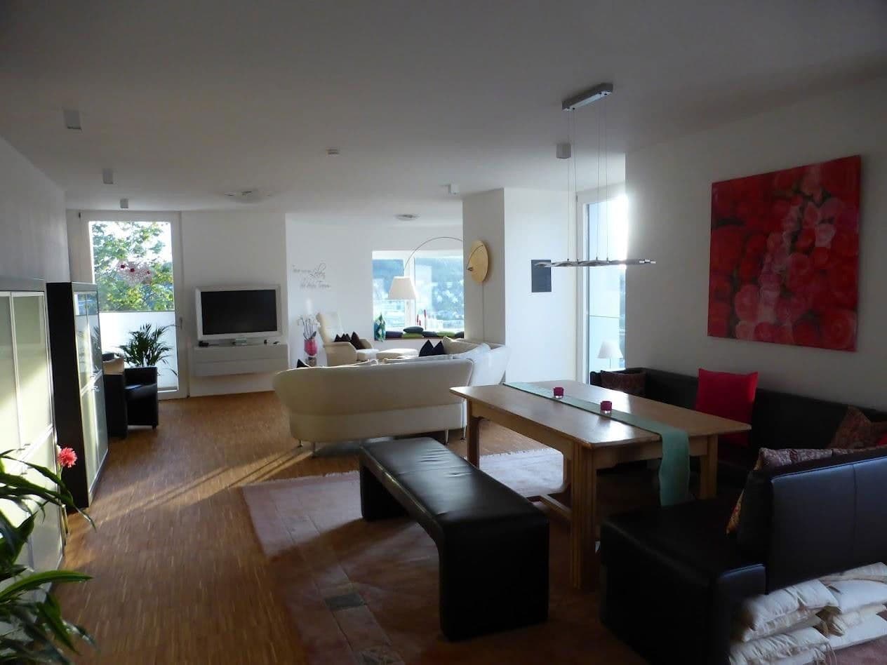 Prenájom bytu 4-izbový 154 m², Siegbergstr. 73, Siegen, Severné Porýnie - Westfálsko Prenájom bytu 4-izbový 154 m², Siegbergstr. 73, Siegen, Severné Porýnie - Westfálsko