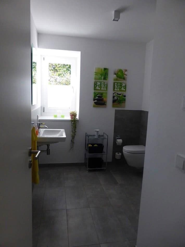 Prenájom bytu 4-izbový 154 m², Siegbergstr. 73, Siegen, Severné Porýnie - Westfálsko Prenájom bytu 4-izbový 154 m², Siegbergstr. 73, Siegen, Severné Porýnie - Westfálsko