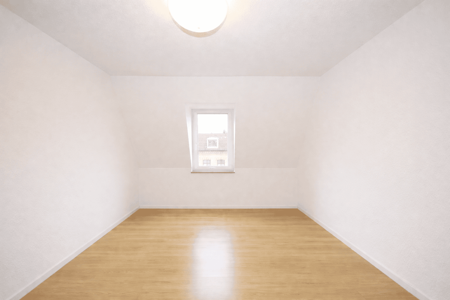 Prenájom bytu 4-izbový 86 m², Bismarckstr. 15, Delitzsch, Sasko Prenájom bytu 4-izbový 86 m², Bismarckstr. 15, Delitzsch, Sasko