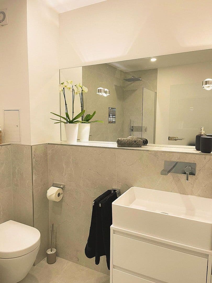 Prenájom bytu 2-izbový 77 m², Berlin, Berlín Prenájom bytu 2-izbový 77 m², Berlin, Berlín