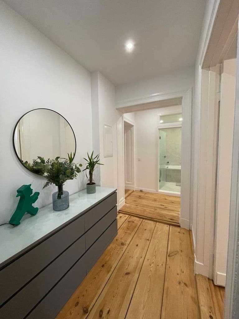 Prenájom bytu 2-izbový 77 m², Berlin, Berlín Prenájom bytu 2-izbový 77 m², Berlin, Berlín