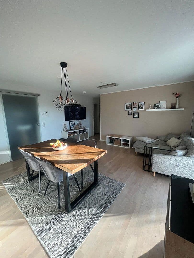 Prenájom bytu 2-izbový 60 m², Schwäbisch Hall, Bádensko-Wurttembersko Prenájom bytu 2-izbový 60 m², Schwäbisch Hall, Bádensko-Wurttembersko