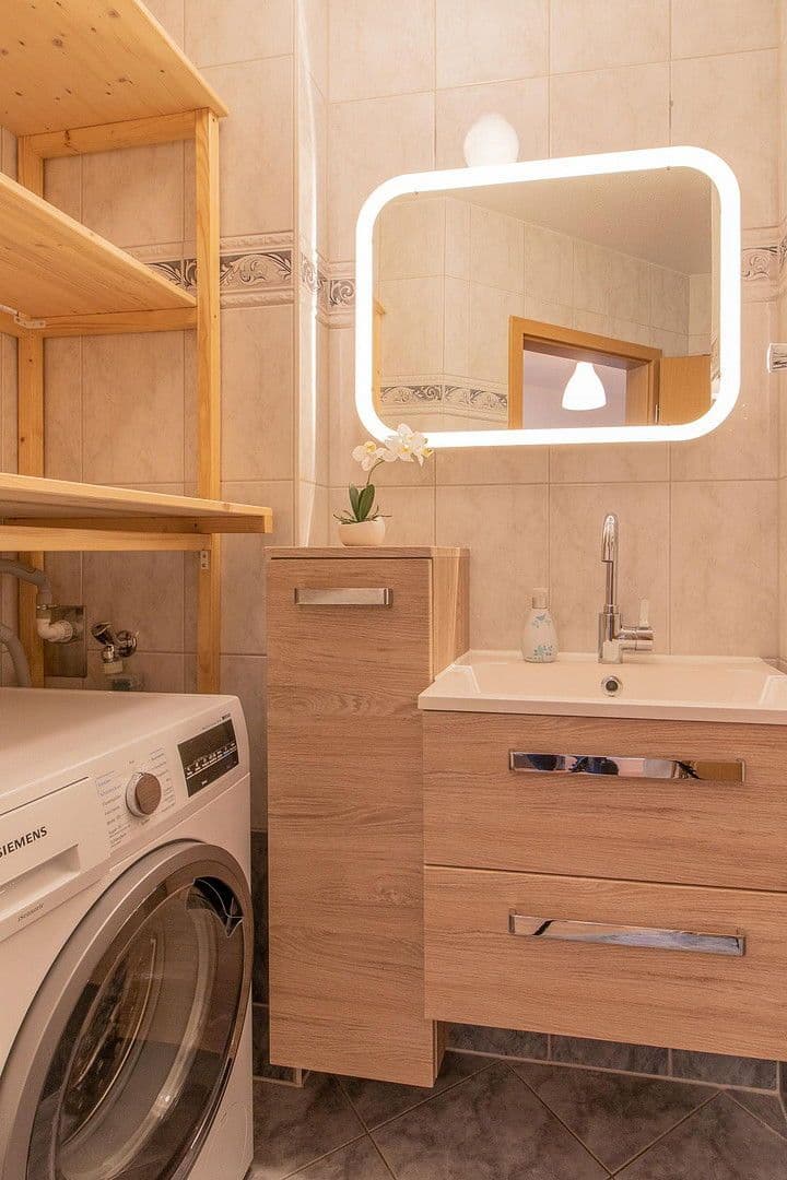 Prenájom bytu 2-izbový 50 m², Leipziger Straße 61, Zwickau, Sasko Prenájom bytu 2-izbový 50 m², Leipziger Straße 61, Zwickau, Sasko