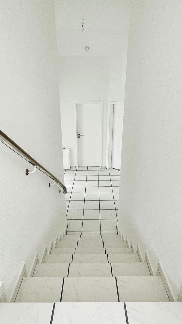 Prenájom bytu 3-izbový 107 m², Köln, Severné Porýnie - Westfálsko Prenájom bytu 3-izbový 107 m², Köln, Severné Porýnie - Westfálsko