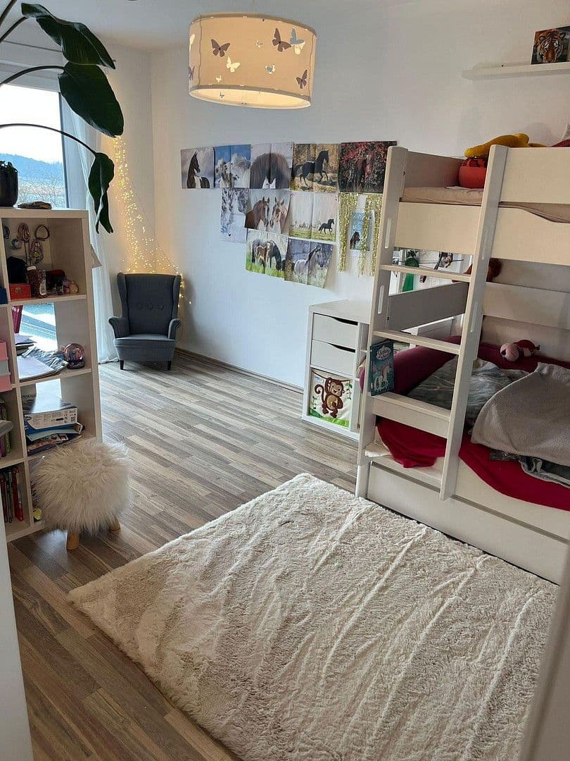 Predaj domu 164 m², pozemek 430 m², Reuthseering 202, Adelsdorf, Bavorsko Predaj domu 164 m², pozemek 430 m², Reuthseering 202, Adelsdorf, Bavorsko