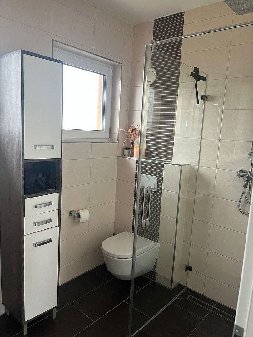 Predaj domu 164 m², pozemek 430 m², Reuthseering 202, Adelsdorf, Bavorsko Predaj domu 164 m², pozemek 430 m², Reuthseering 202, Adelsdorf, Bavorsko