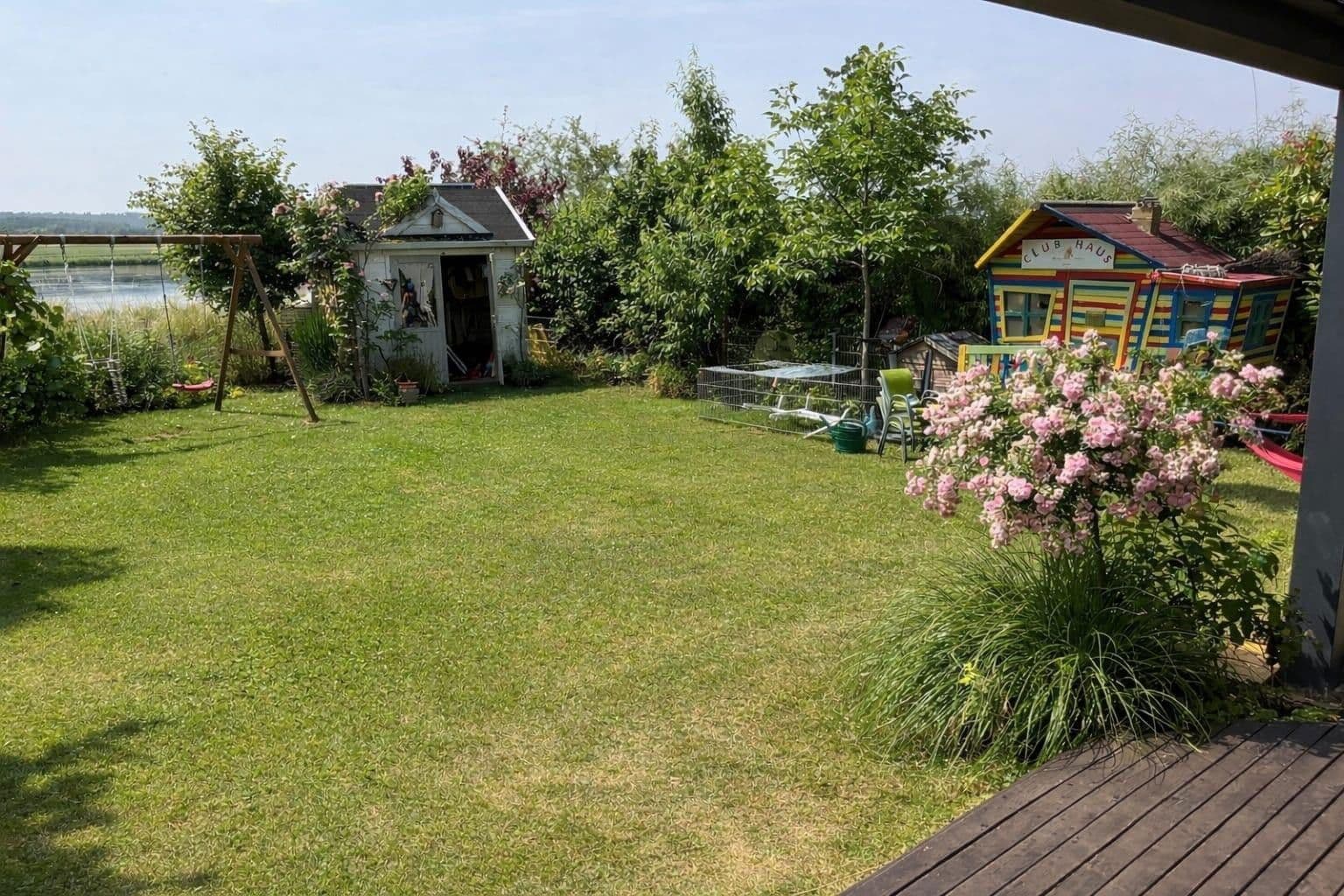 Predaj domu 164 m², pozemek 430 m², Reuthseering 202, Adelsdorf, Bavorsko Predaj domu 164 m², pozemek 430 m², Reuthseering 202, Adelsdorf, Bavorsko