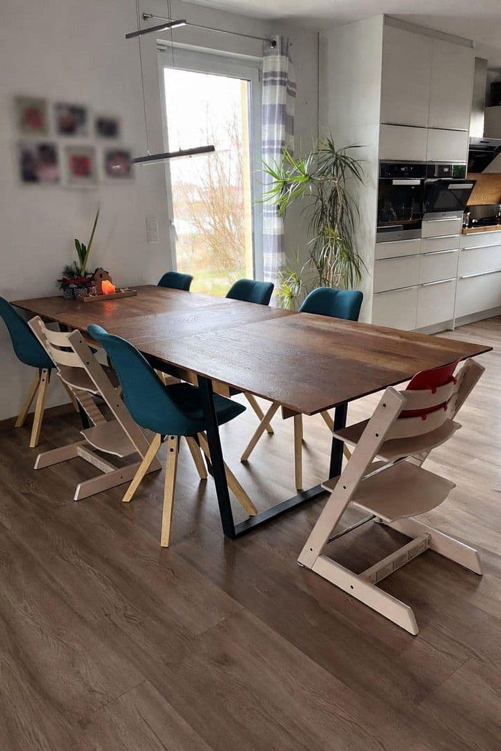 Predaj domu 164 m², pozemek 430 m², Reuthseering 202, Adelsdorf, Bavorsko Predaj domu 164 m², pozemek 430 m², Reuthseering 202, Adelsdorf, Bavorsko