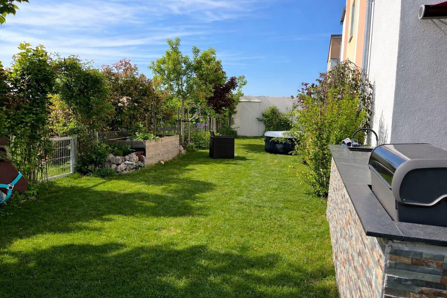 Predaj domu 164 m², pozemek 430 m², Reuthseering 202, Adelsdorf, Bavorsko Predaj domu 164 m², pozemek 430 m², Reuthseering 202, Adelsdorf, Bavorsko