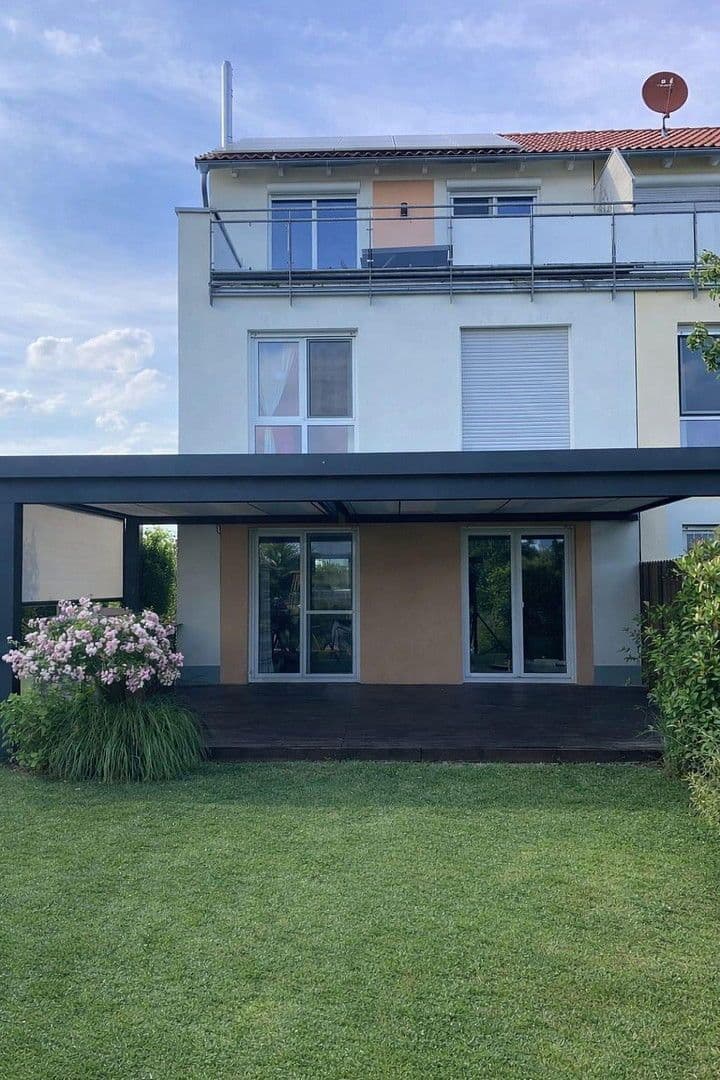 Predaj domu 164 m², pozemek 430 m², Reuthseering 202, Adelsdorf, Bavorsko Predaj domu 164 m², pozemek 430 m², Reuthseering 202, Adelsdorf, Bavorsko