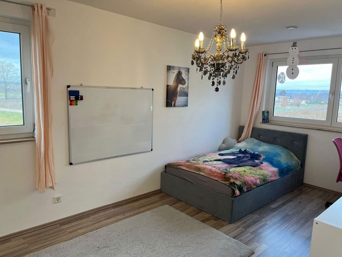 Predaj domu 164 m², pozemek 430 m², Reuthseering 202, Adelsdorf, Bavorsko Predaj domu 164 m², pozemek 430 m², Reuthseering 202, Adelsdorf, Bavorsko