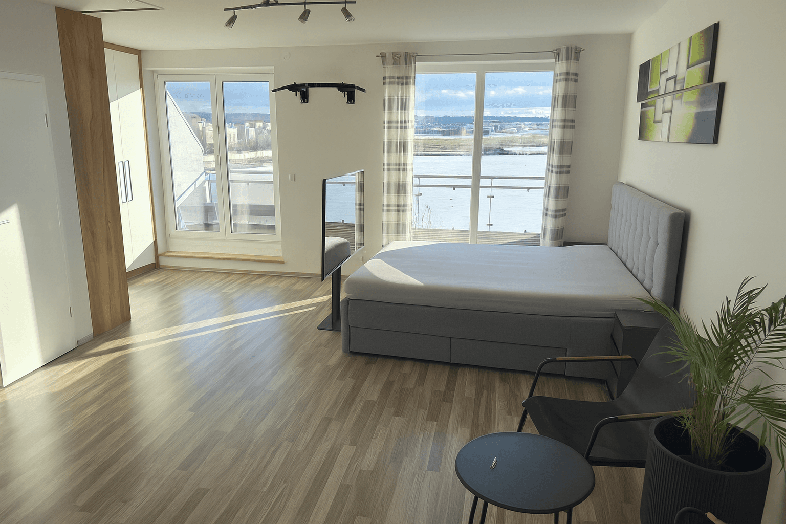 Predaj domu 164 m², pozemek 430 m², Reuthseering 202, Adelsdorf, Bavorsko Predaj domu 164 m², pozemek 430 m², Reuthseering 202, Adelsdorf, Bavorsko