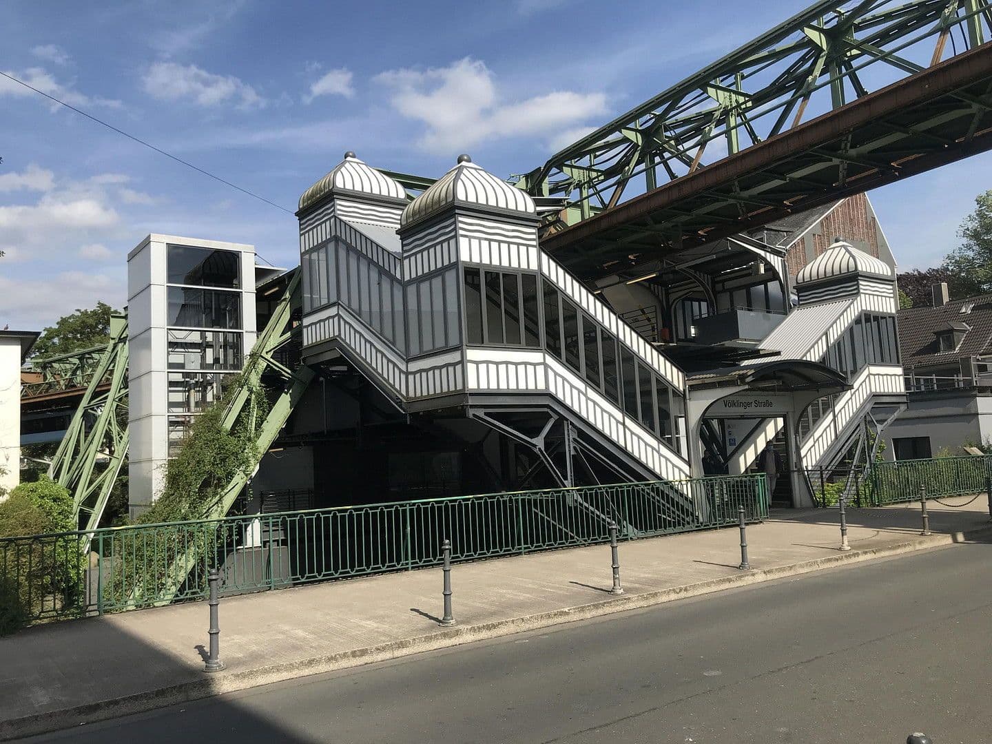 Prenájom bytu 3-izbový 111 m², Gronaustraße 35, Wuppertal, Severné Porýnie - Westfálsko Prenájom bytu 3-izbový 111 m², Gronaustraße 35, Wuppertal, Severné Porýnie - Westfálsko