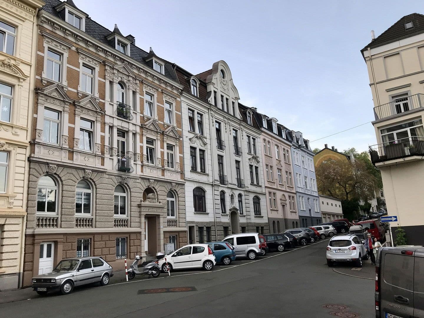 Prenájom bytu 3-izbový 111 m², Gronaustraße 35, Wuppertal, Severné Porýnie - Westfálsko Prenájom bytu 3-izbový 111 m², Gronaustraße 35, Wuppertal, Severné Porýnie - Westfálsko