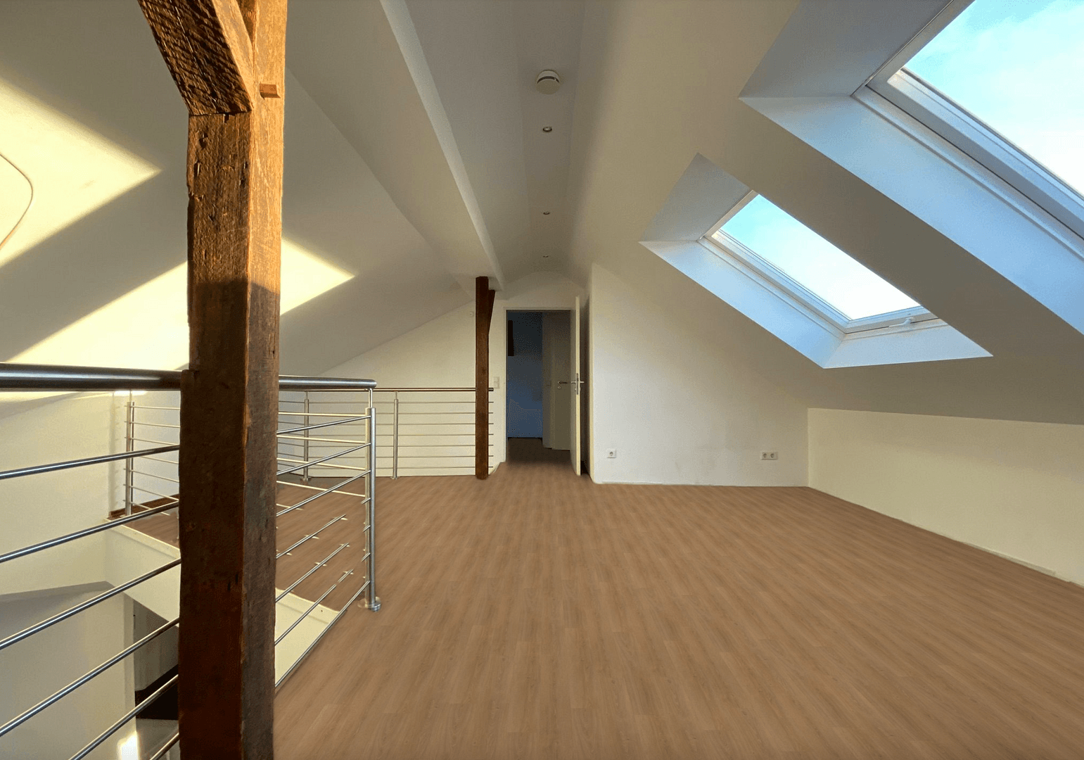 Prenájom bytu 3-izbový 111 m², Gronaustraße 35, Wuppertal, Severné Porýnie - Westfálsko Prenájom bytu 3-izbový 111 m², Gronaustraße 35, Wuppertal, Severné Porýnie - Westfálsko