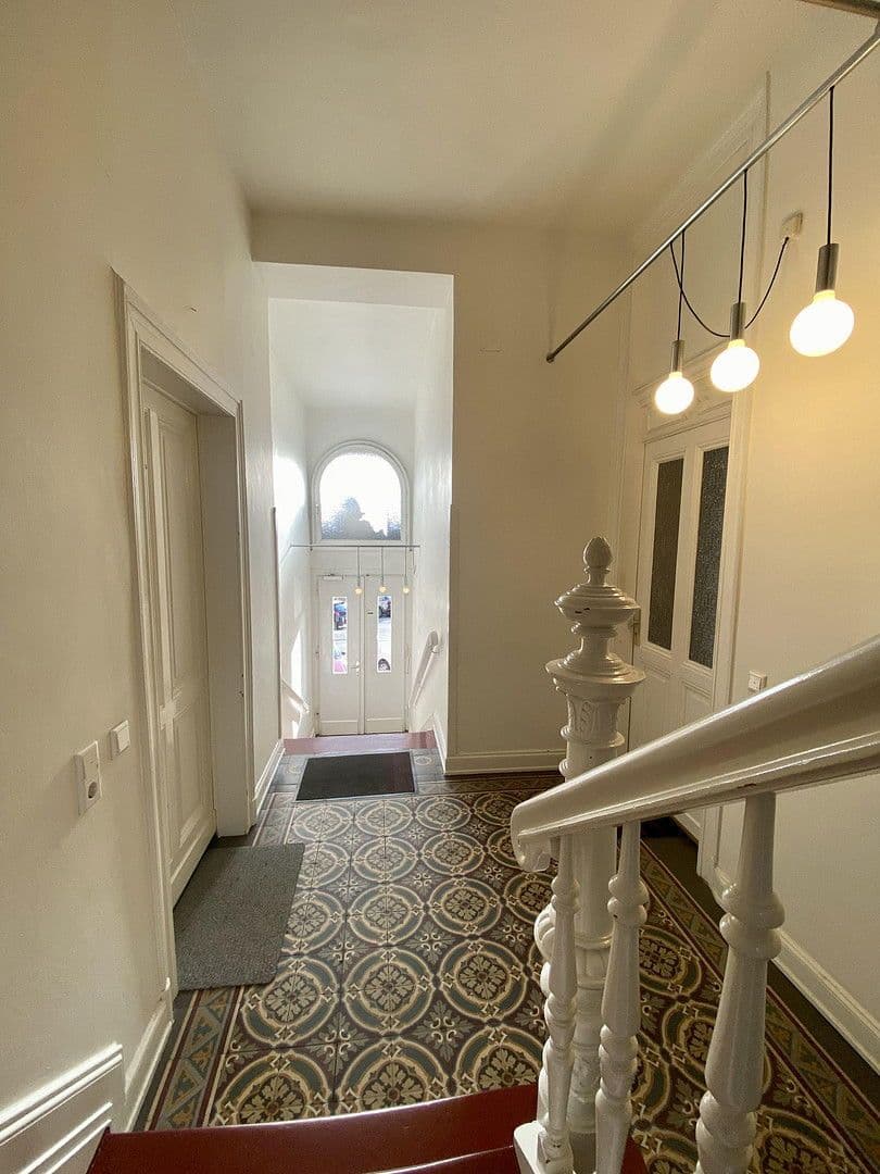 Prenájom bytu 3-izbový 111 m², Gronaustraße 35, Wuppertal, Severné Porýnie - Westfálsko Prenájom bytu 3-izbový 111 m², Gronaustraße 35, Wuppertal, Severné Porýnie - Westfálsko