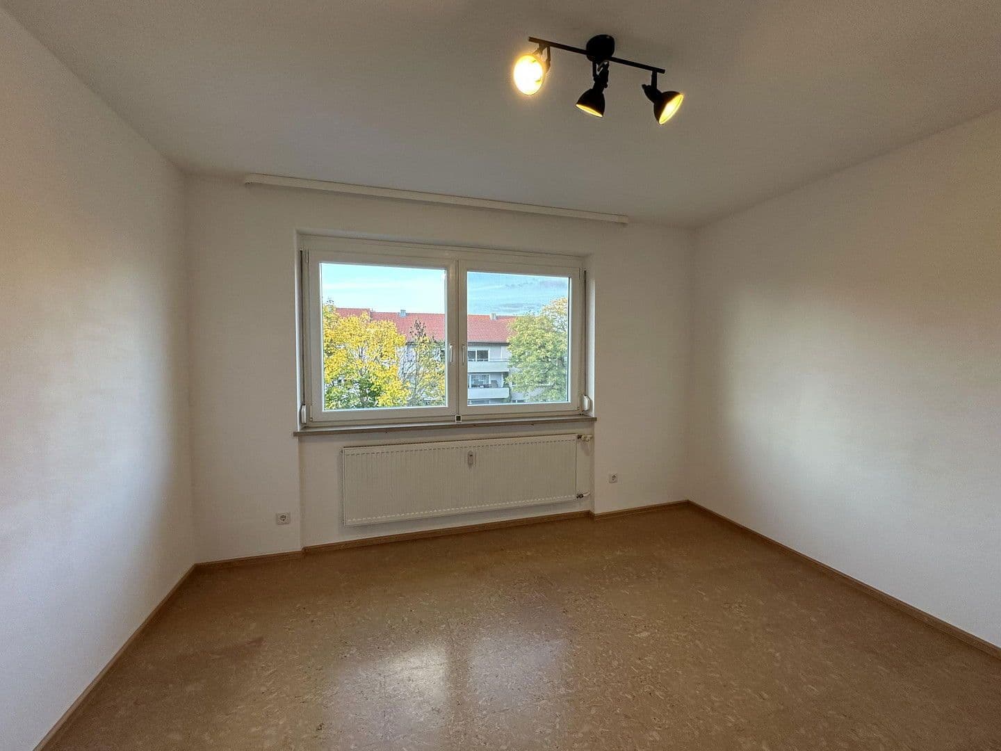 Prenájom bytu 3-izbový 82 m², Ansbach, Bavorsko Prenájom bytu 3-izbový 82 m², Ansbach, Bavorsko
