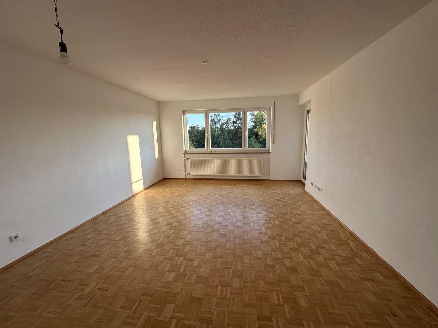 Prenájom bytu 3-izbový 82 m², Ansbach, Bavorsko Prenájom bytu 3-izbový 82 m², Ansbach, Bavorsko
