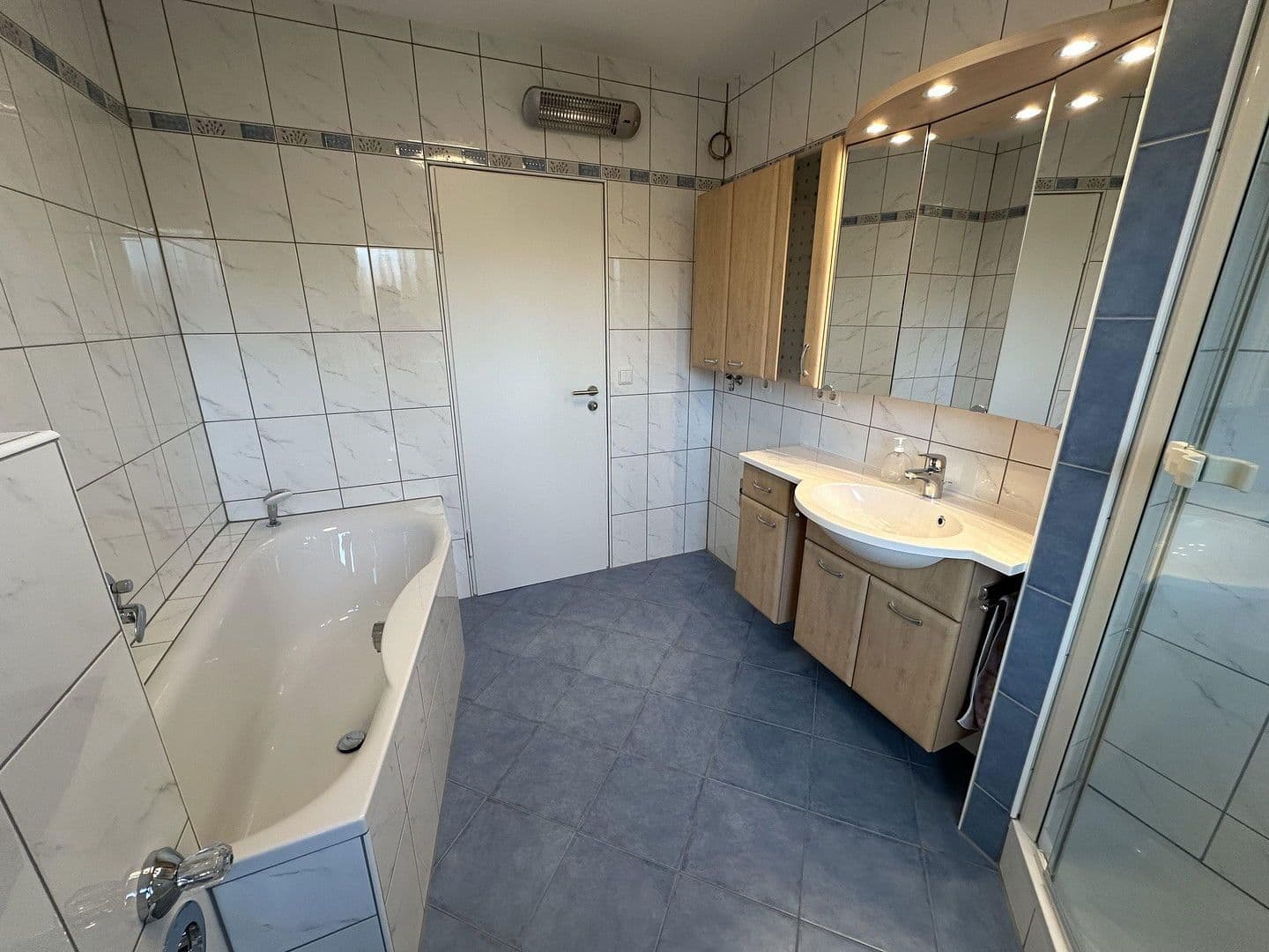 Prenájom bytu 3-izbový 82 m², Ansbach, Bavorsko Prenájom bytu 3-izbový 82 m², Ansbach, Bavorsko