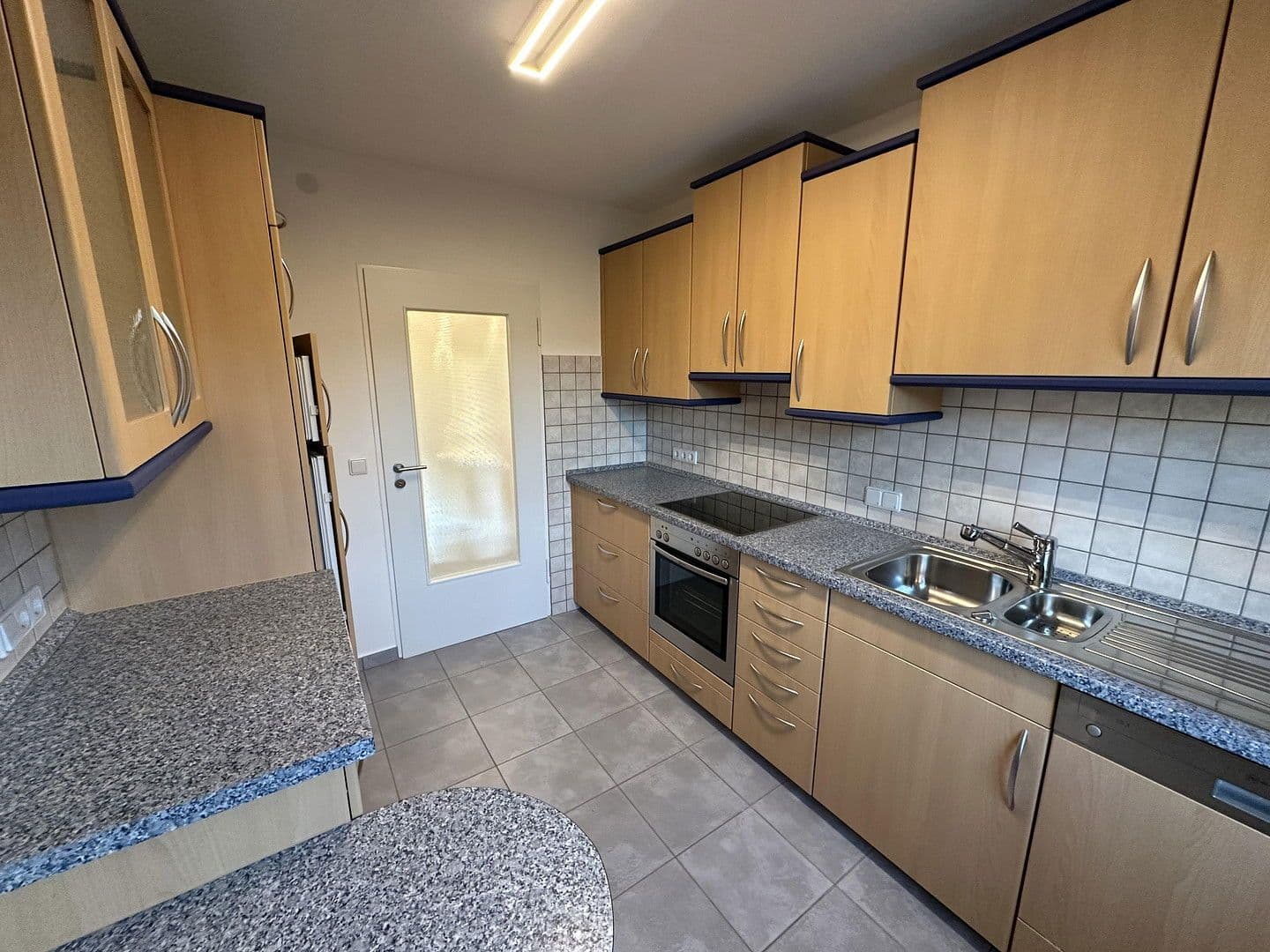 Prenájom bytu 3-izbový 82 m², Ansbach, Bavorsko Prenájom bytu 3-izbový 82 m², Ansbach, Bavorsko