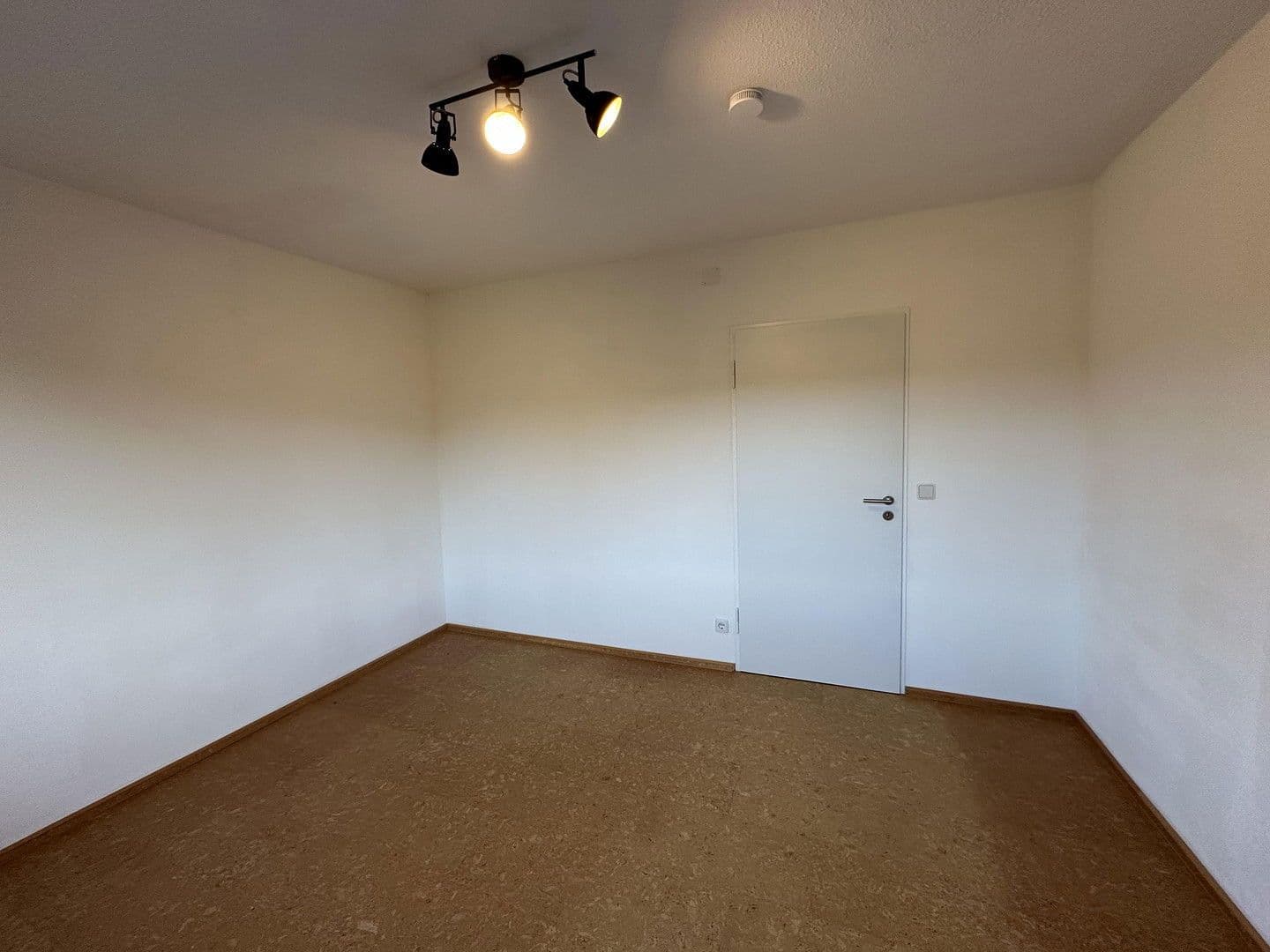 Prenájom bytu 3-izbový 82 m², Ansbach, Bavorsko Prenájom bytu 3-izbový 82 m², Ansbach, Bavorsko