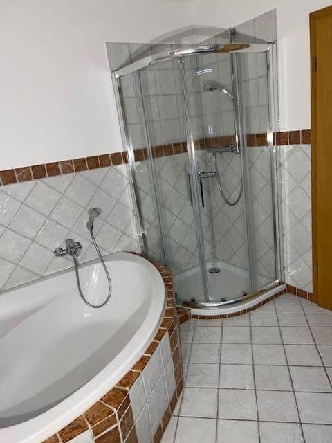 Predaj domu 130 m², pozemek 237 m², Neufahrn, Bavorsko Predaj domu 130 m², pozemek 237 m², Neufahrn, Bavorsko