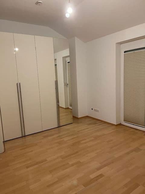 Predaj domu 130 m², pozemek 237 m², Neufahrn, Bavorsko Predaj domu 130 m², pozemek 237 m², Neufahrn, Bavorsko