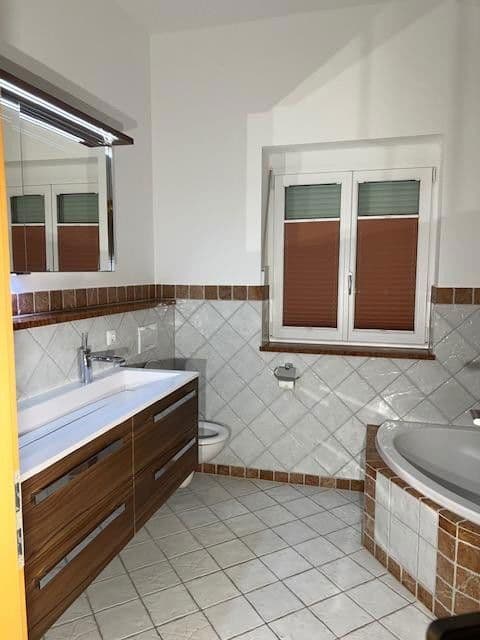 Predaj domu 130 m², pozemek 237 m², Neufahrn, Bavorsko Predaj domu 130 m², pozemek 237 m², Neufahrn, Bavorsko