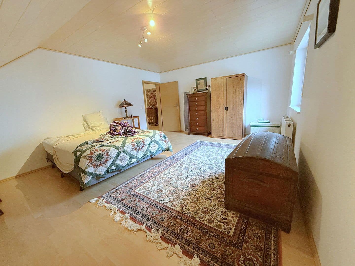 Predaj domu 259 m², pozemek 809 m², Ilsbachstraße 11, Hettenhausen, Porýnie-Falcko Predaj domu 259 m², pozemek 809 m², Ilsbachstraße 11, Hettenhausen, Porýnie-Falcko