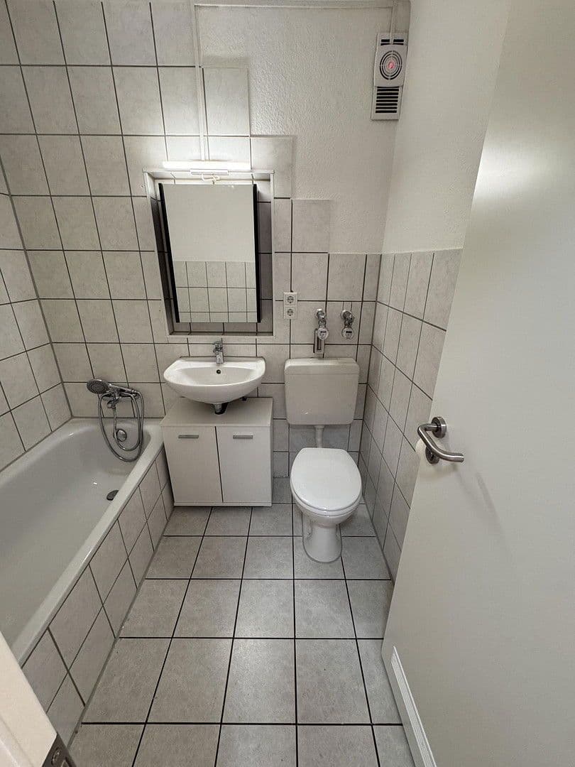 Prenájom bytu 1-izbový 35 m², Mercedesstrasse 14, Sindelfingen, Bádensko-Wurttembersko Prenájom bytu 1-izbový 35 m², Mercedesstrasse 14, Sindelfingen, Bádensko-Wurttembersko